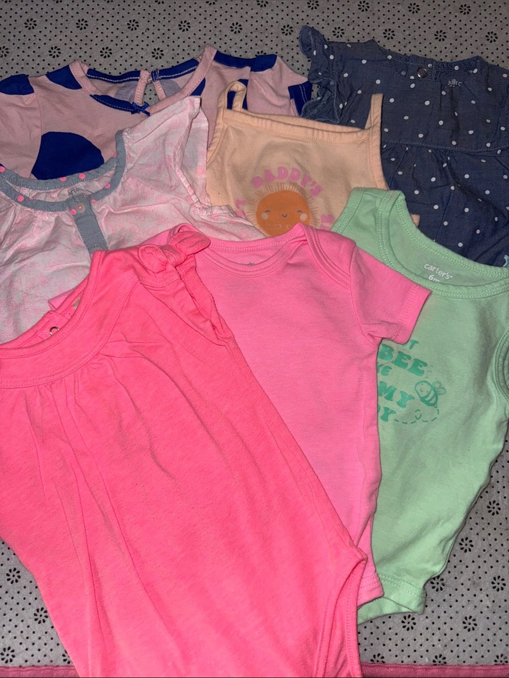 🛍Cute Little Girls BUNDLE OF 7 ASSORTED  TOPS SIZE 6 Months 🛍